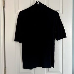 Anne Klein short sleeve sweater. Size M